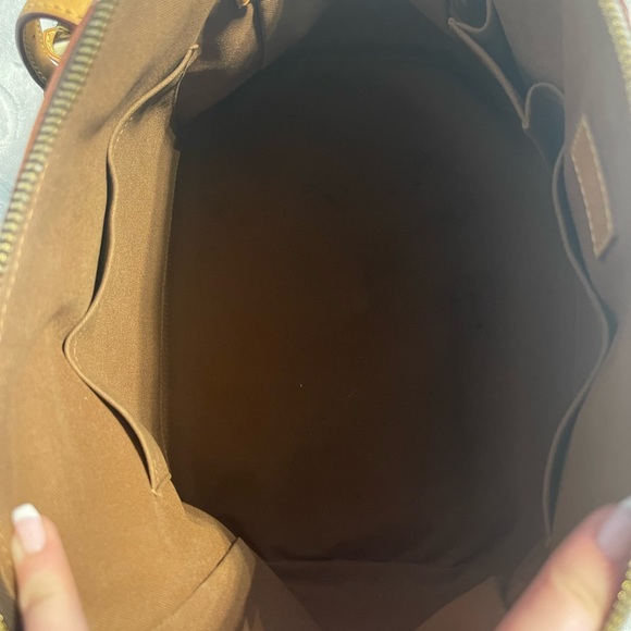 Louis Vuitton Monogram Tivoli GM Tote Bag - Picture 6 of 8